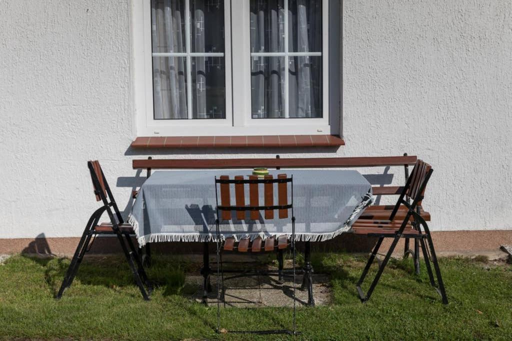 Lacky - Kleines Familienreihenmittelhaus In Grieben Hiddensee Eksteriør bilde