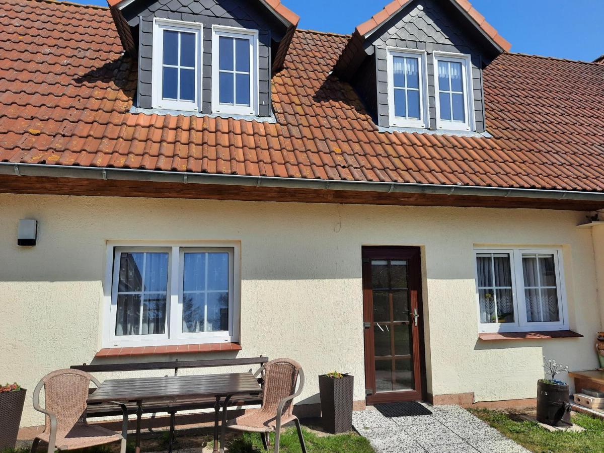 Lacky - Kleines Familienreihenmittelhaus In Grieben Hiddensee Eksteriør bilde